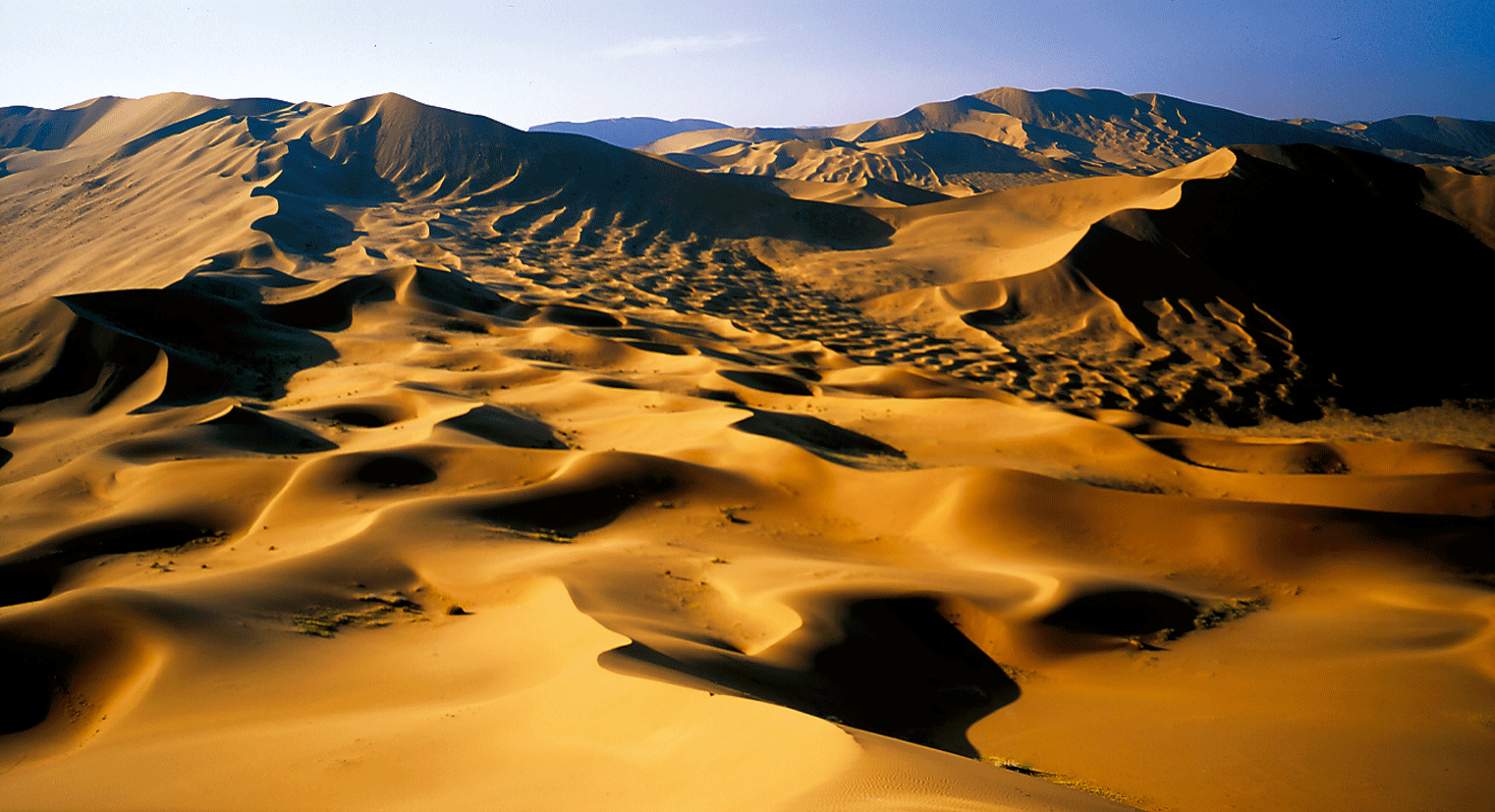   Badain Jaran Desert 