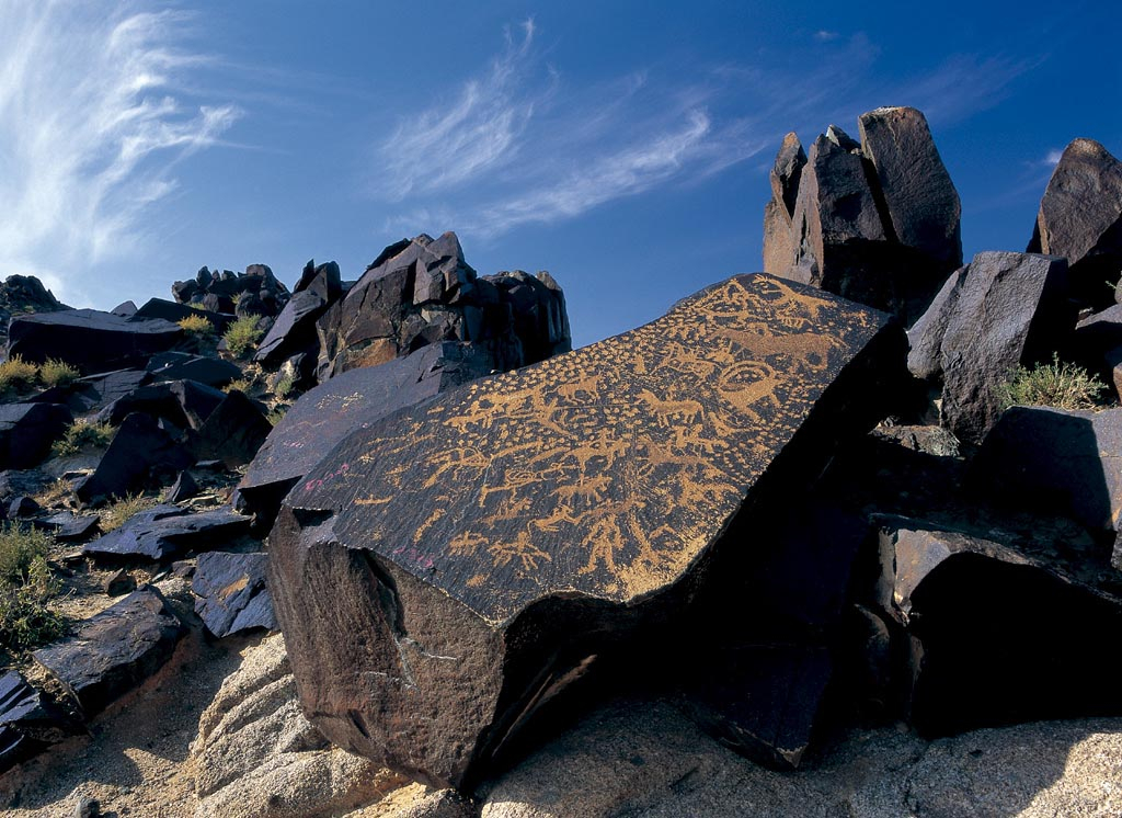 Mount Mandera petroglyph scenic area