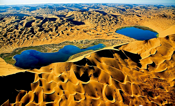 阿拉善沙漠世界地质公园 巴丹吉林沙漠必鲁图高大沙山和湖泊 入选全球第一批地质遗产地（100个）名录